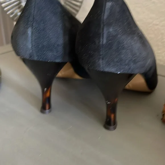 Women’s Salvatore Ferragamo black Suede Heels Shoes Pump - Picture 3 of 8